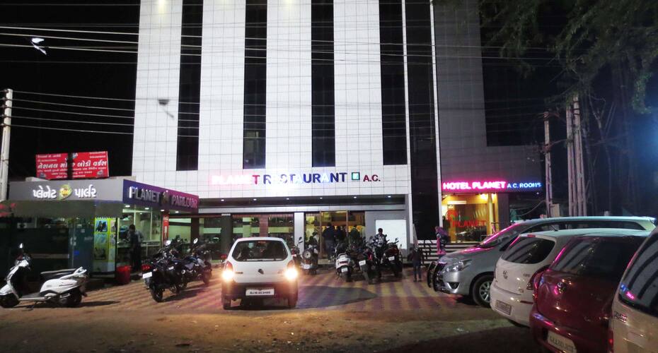Hotel Planet, Gandhinagar 1